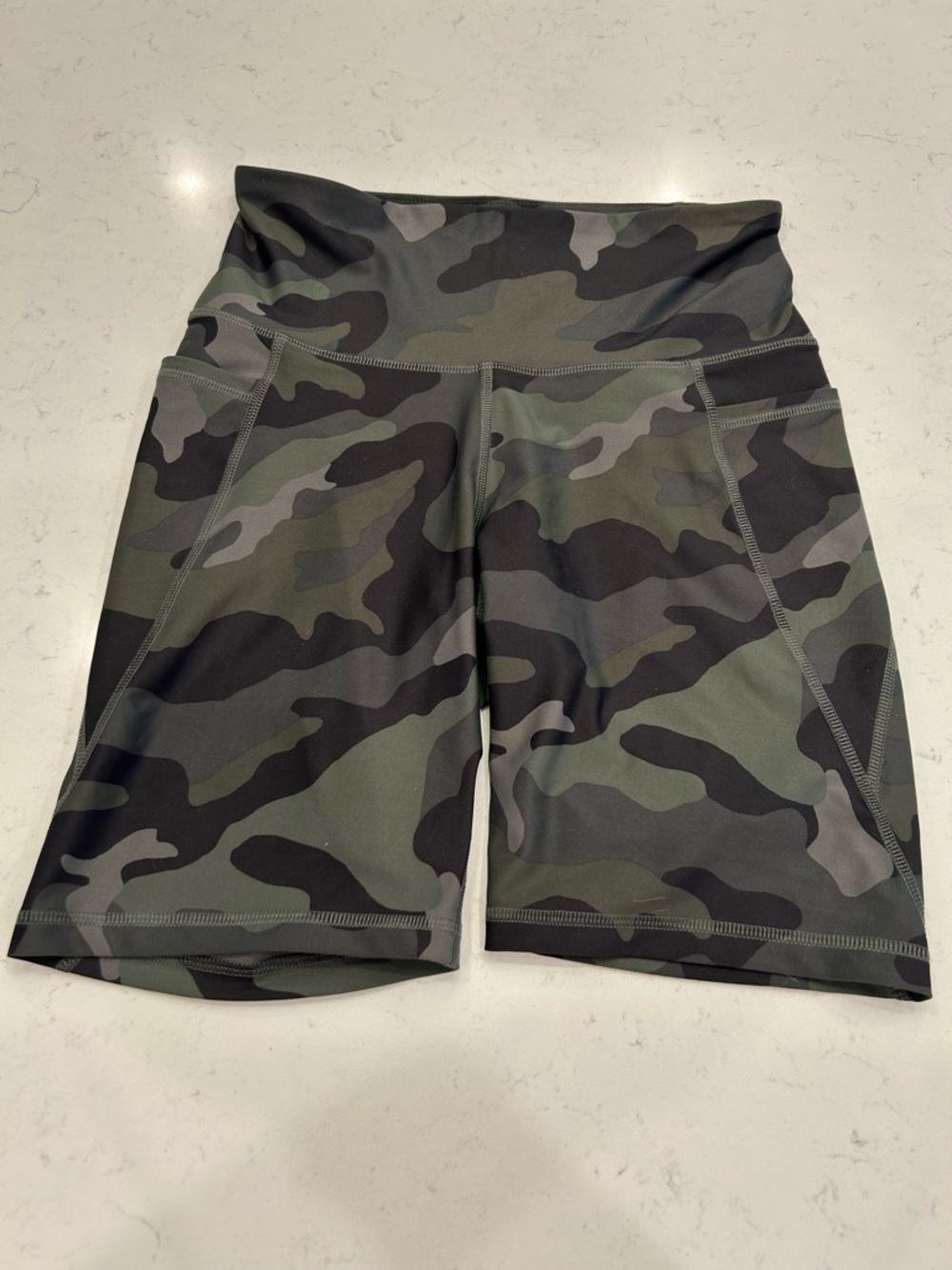 Old Navy Women's Camouflage Bike Shorts in Green/Black